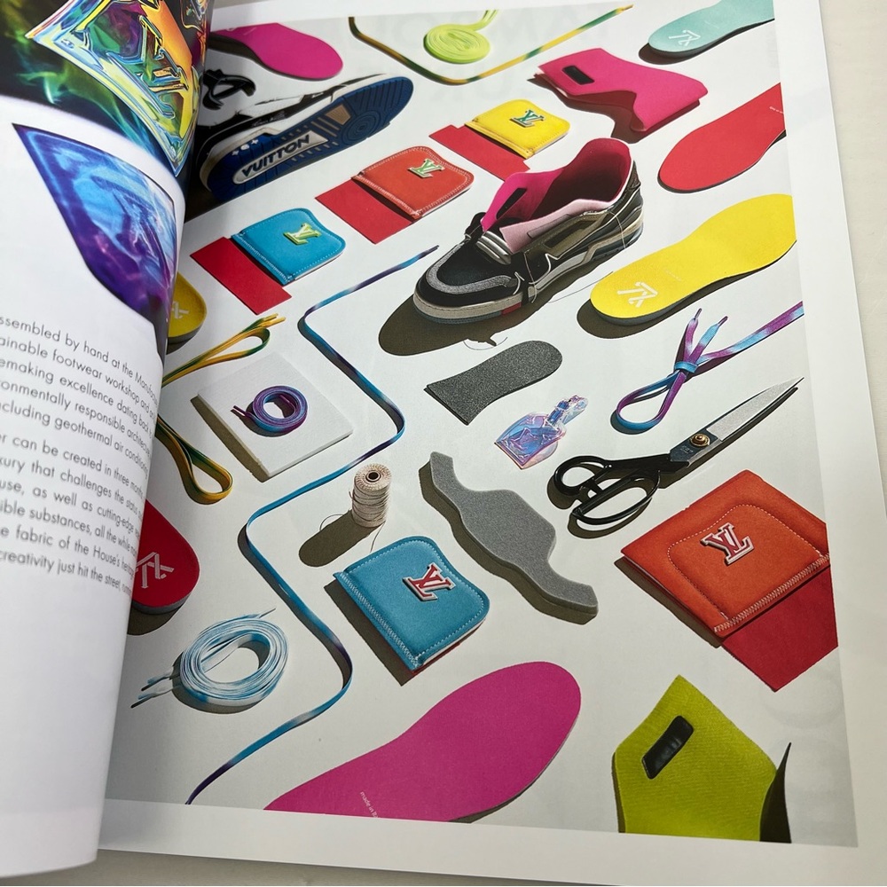 Louis Vuitton Book Magazine #12 - Picture 3 of 5